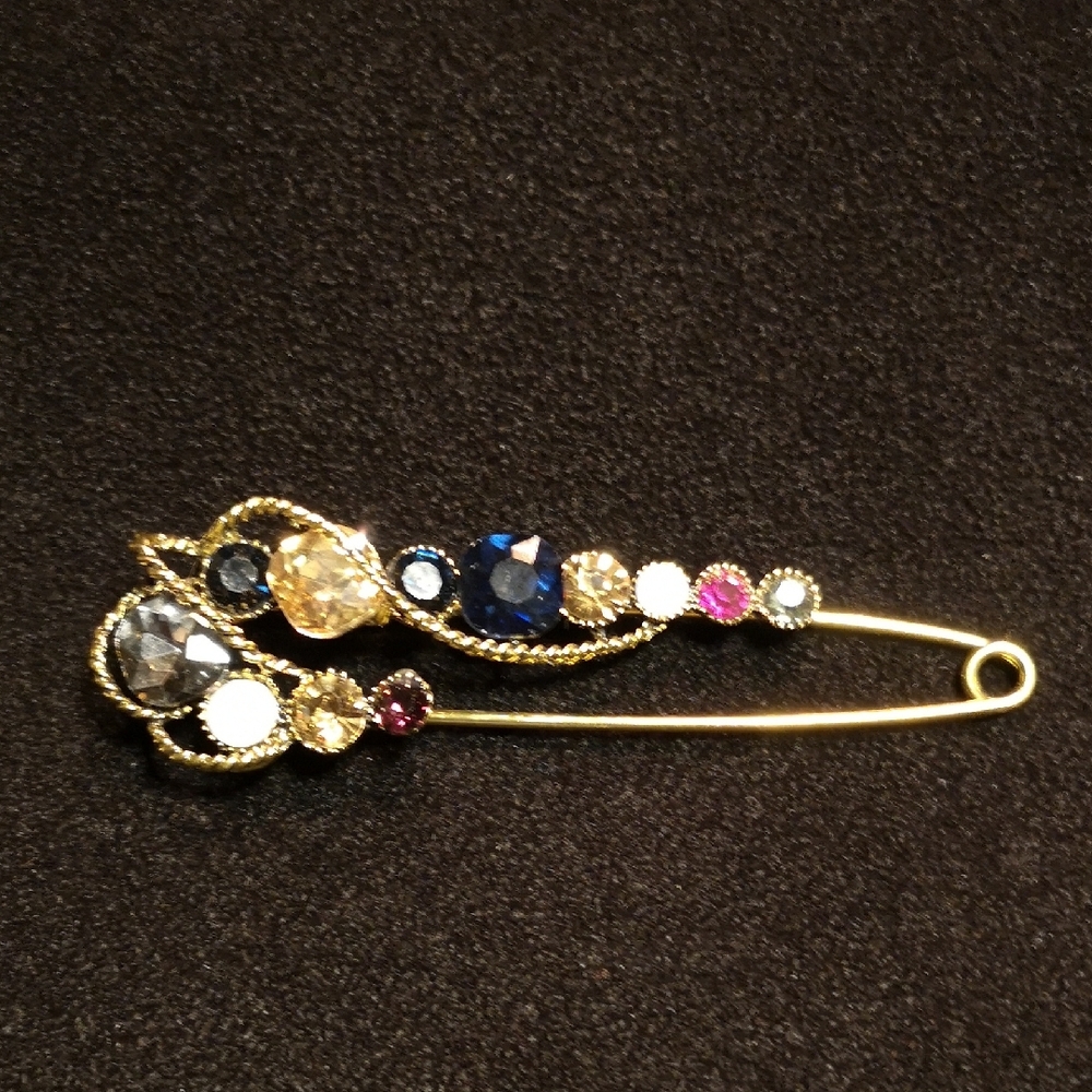 Stunning Vintage Estate Jewelry Brooch or Quilt Skirt Pin Rhinestones Gold-tone